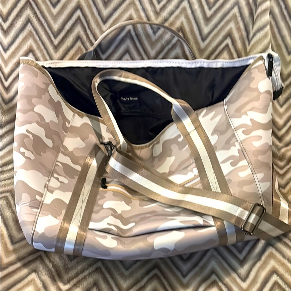 HAUTE SHORE weekender